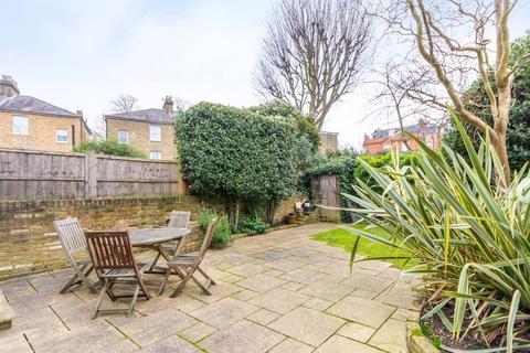 2 bedroom flat to rent, Arlington Gardens, Chiswick, London, W4