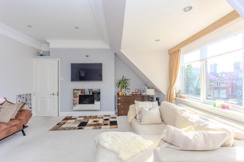 2 bedroom flat for sale, Sandgate Road, Folkestone, CT20