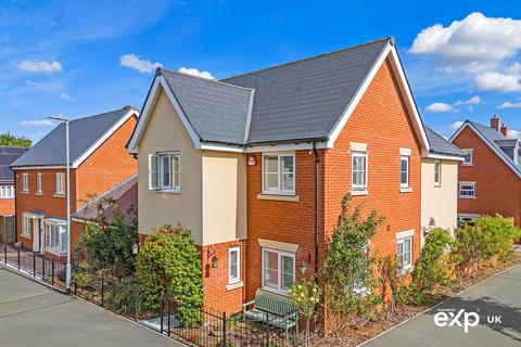 4 bedroom detached house for sale, School Avenue, Basildon SS15