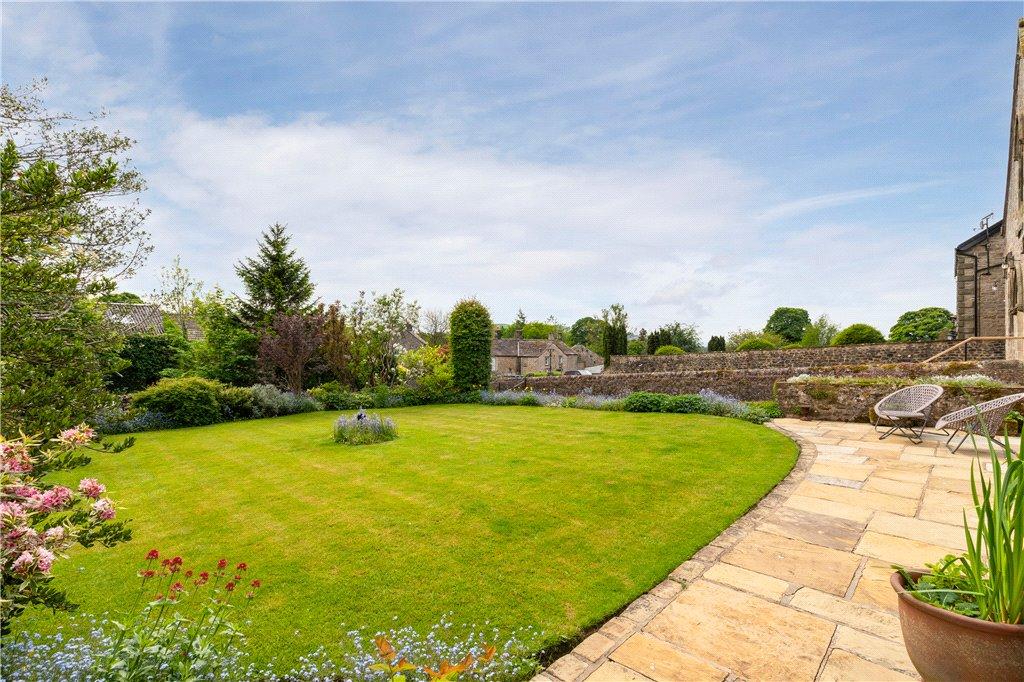 Front Terrace &amp; Lawn