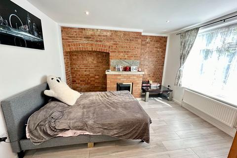 3 bedroom terraced house for sale, Fortescue Road, Edgware HA8