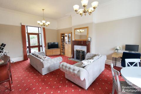 4 bedroom semi-detached house for sale, Rochdale Road, Shaw, OL2