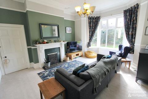 4 bedroom semi-detached house for sale, Rochdale Road, Shaw, OL2