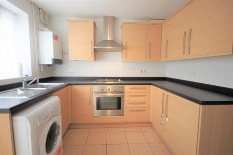 2 bedroom end of terrace house to rent, Raddlebarn Farm Drive, Birmingham B29