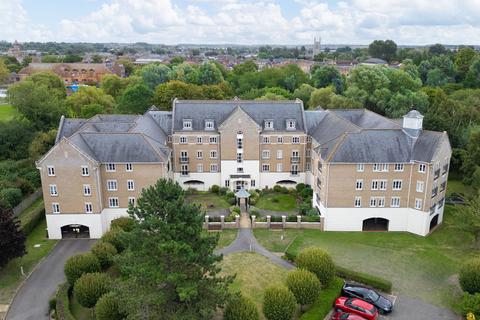 2 bedroom flat for sale, Crosshall Road, St. Neots PE19