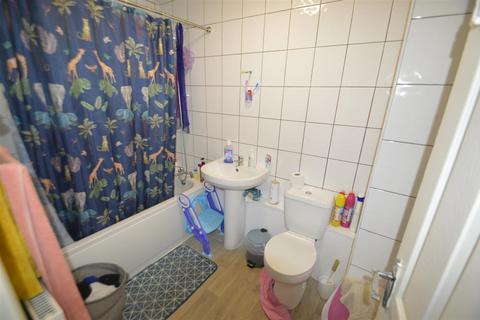 78 Plumtree Close, Dagenham, RM10 8UA