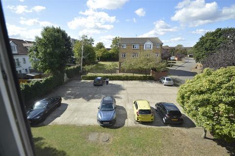 78 Plumtree Close, Dagenham, RM10 8UA