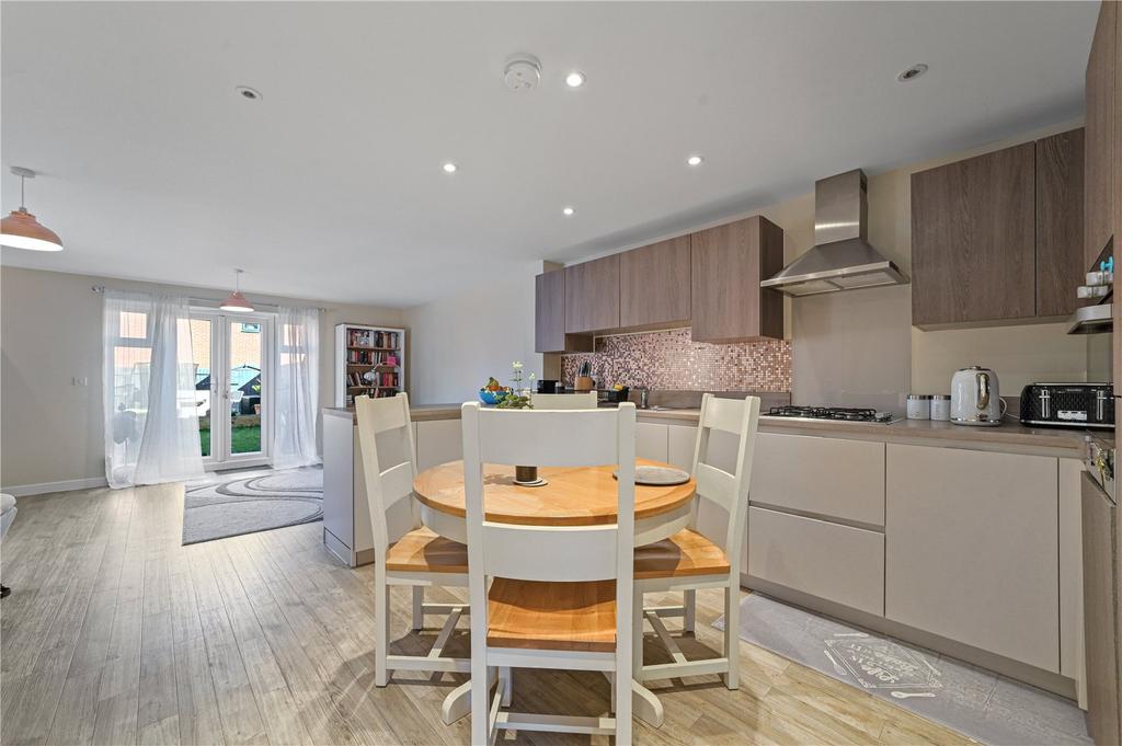 Kitchen/Dining Area