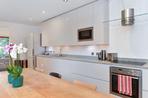 4 bedroom terraced house to rent, Barlby Road, W10