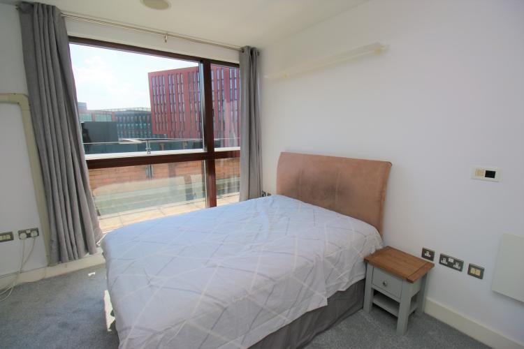 Main Bedroom (2)