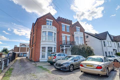 2 bedroom flat for sale, Crowstone Road, Westcliff-On-Sea SS0