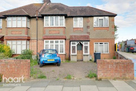 4 bedroom semi-detached house for sale, Ravenscraig Road, London