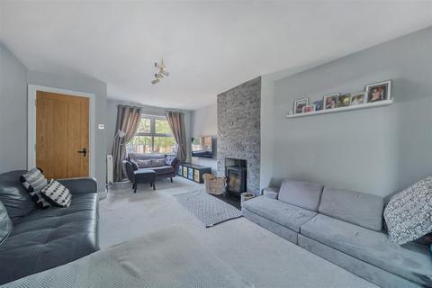 4 bedroom semi-detached house for sale, Whetstone Road, Farnborough GU14