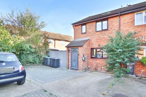 19 Virginia Close, New Malden, KT3 3RB