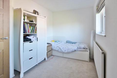 19 Virginia Close, New Malden, KT3 3RB