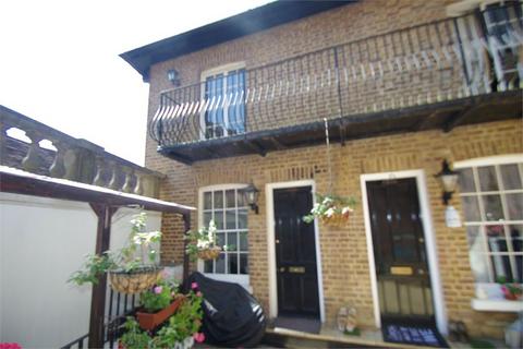 2 bedroom flat to rent, High Street, WATFORD, WD17