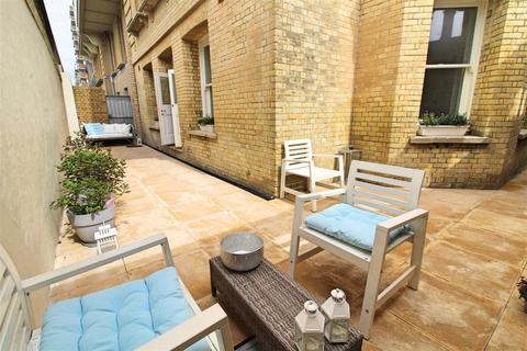 1 bedroom apartment to rent, Queens Gardens, Hove