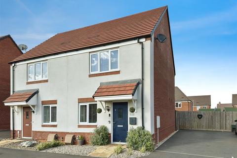 2 bedroom semi-detached house for sale, Thistle Avenue, The Priors, Warwick