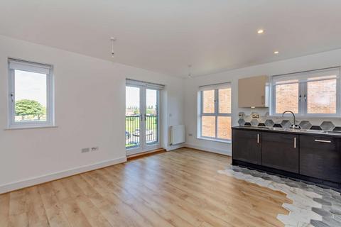 2 bedroom apartment for sale, Mulberry Avenue, Staines-Upon-Thames TW19