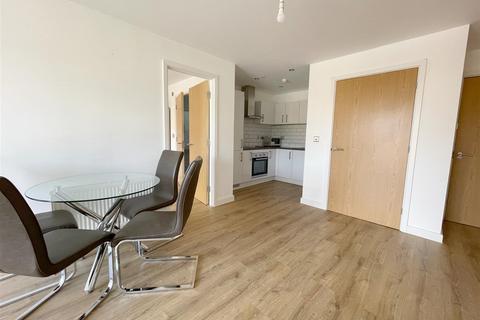 2 bedroom apartment to rent, B1, 3 Helena Street