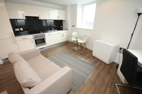 Studio to rent, Blue, Salford M50