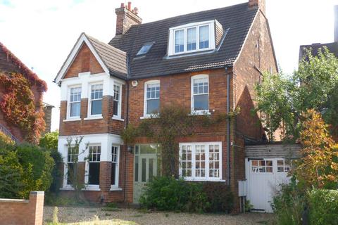 6 bedroom detached house for sale, Pemberley Avenue, Bedford