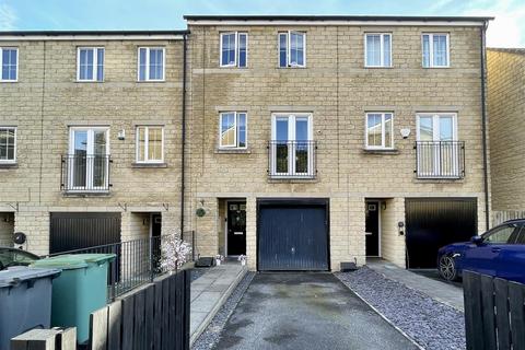 4 bedroom townhouse for sale, Woodsley Fold, Bradford BD13