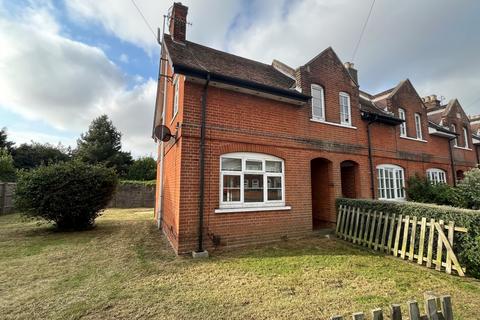 3 bedroom terraced house for sale, High Road West, Felixstowe IP11