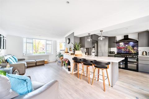 15 Tonbridge Road, West Molesey, KT8 2EL