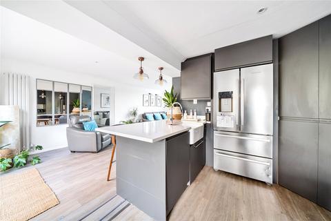 15 Tonbridge Road, West Molesey, KT8 2EL