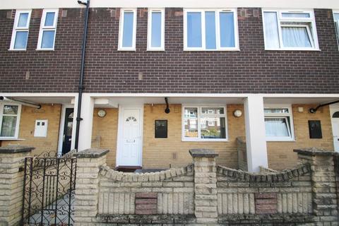 3 bedroom maisonette to rent, Whitton Walk, Addlington Road, Bow, E3