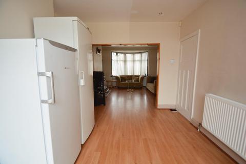 2 Corbins Lane, Harrow, HA2 8EH