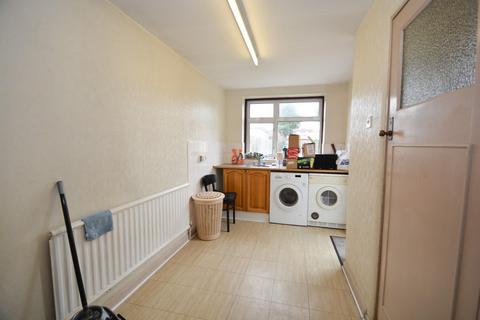2 Corbins Lane, Harrow, HA2 8EH