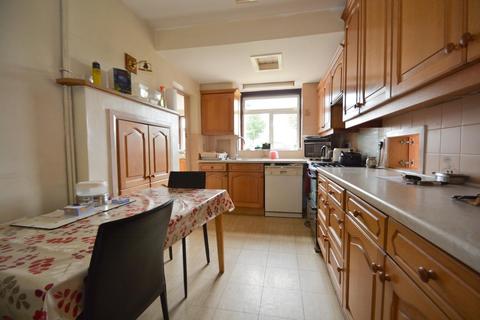 2 Corbins Lane, Harrow, HA2 8EH