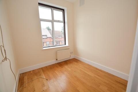 2 Corbins Lane, Harrow, HA2 8EH