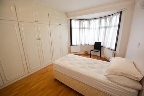 2 Corbins Lane, Harrow, HA2 8EH