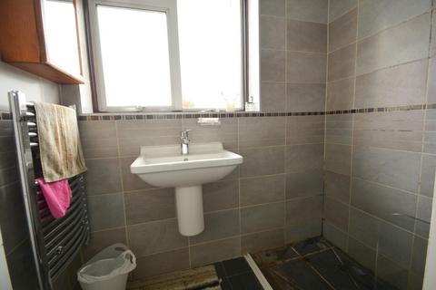 2 Corbins Lane, Harrow, HA2 8EH