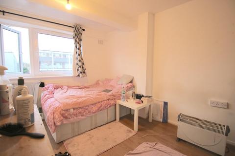 4 bedroom flat to rent, 22 Southern Grove, London E3