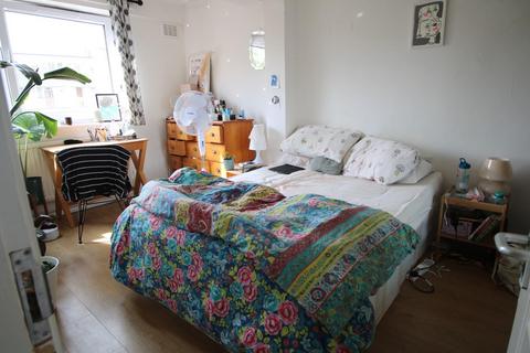 4 bedroom flat to rent, 22 Southern Grove, London E3