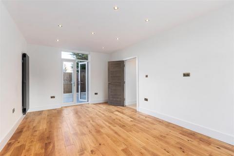 4 bedroom detached house for sale, Seddon Road, Morden SM4