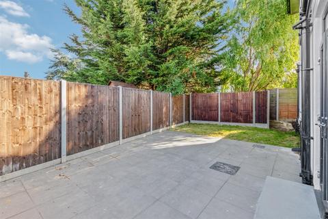 34 Seddon Road, Morden, SM4 6EL