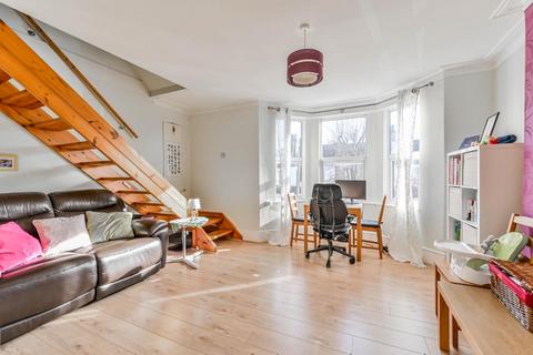 2 bedroom maisonette for sale, Highworth Road, Bounds Green