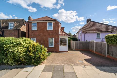 Saxon Drive, West Acton, W3