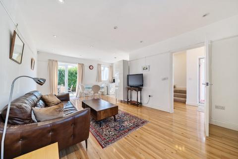 3 bedroom detached house for sale, Saxon Drive, West Acton, W3