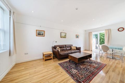 3 bedroom detached house for sale, Saxon Drive, West Acton, W3