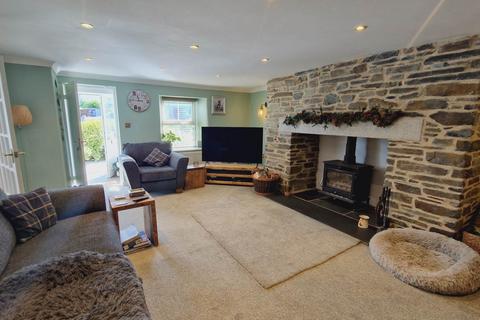 3 bedroom end of terrace house for sale, Honeysuckle Cottage, Camelford.