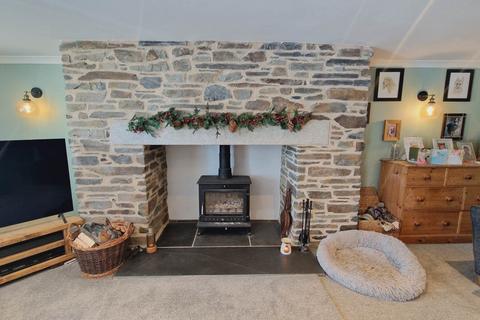 3 bedroom end of terrace house for sale, Honeysuckle Cottage, Camelford.