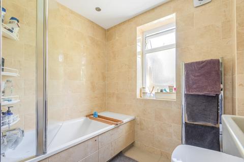 2 bedroom flat to rent, Hayne Road Beckenham BR3