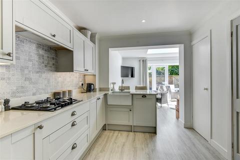 10 Henderson Walk, Steyning, BN44 3SG