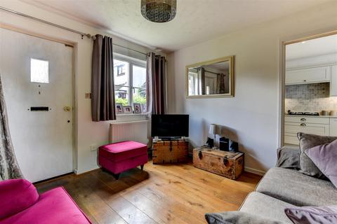10 Henderson Walk, Steyning, BN44 3SG